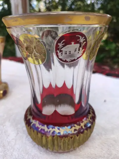 Vaso decorativo dorado y rojo - miniatura 3