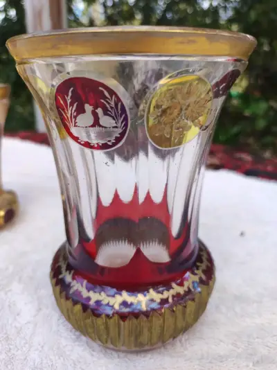Vaso decorativo dorado y rojo - miniatura 4