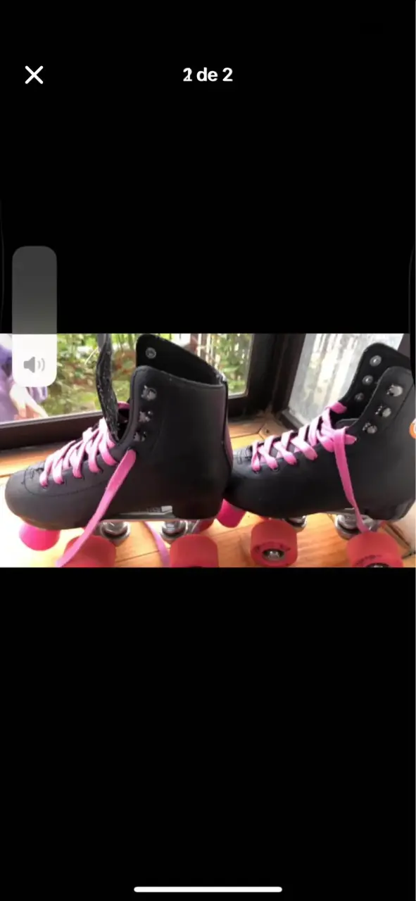 Patines negros con ruedas rosas - 2