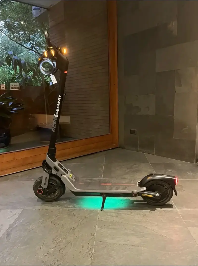 Scooter eléctrico Segway Ninebot - 1