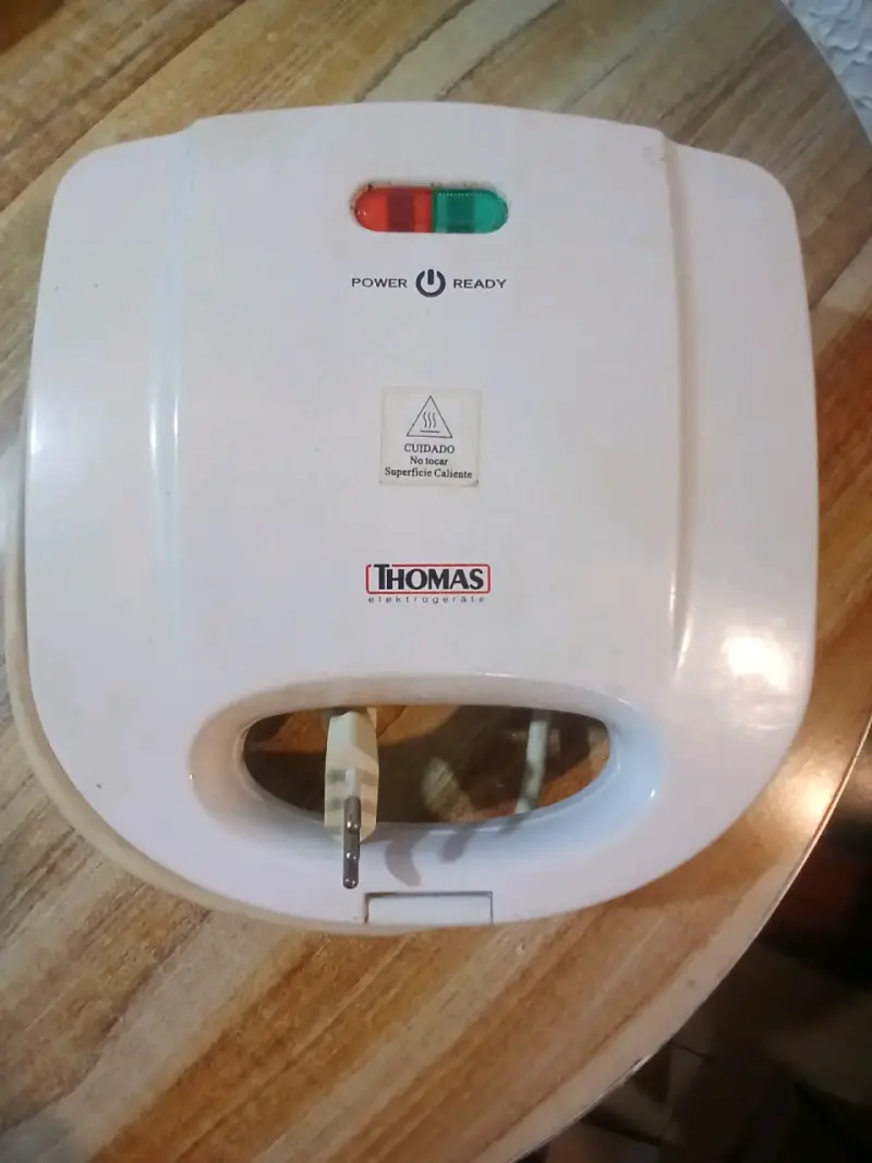 Extractor de jugo Thomas negro - 2