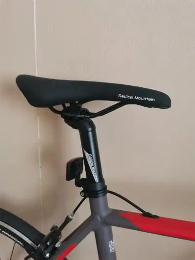 Bicicleta Radical Mountain gris y roja - miniatura 4