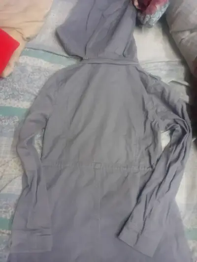 Parka gris con capucha - miniatura 2