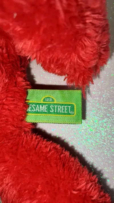 Peluche Elmo rojo suave - miniatura 3