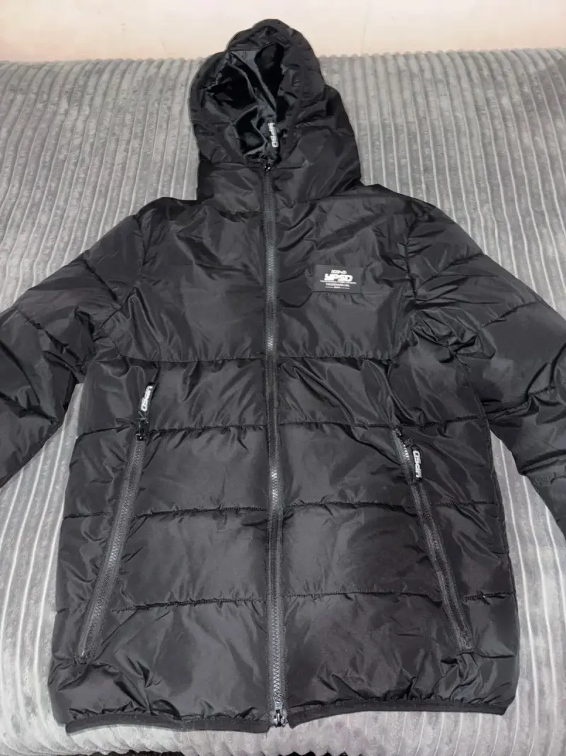 Parka negra con capucha - 1
