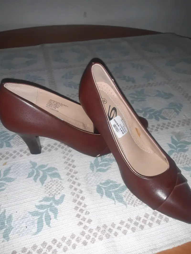 Zapatos de tacón marrones - 1