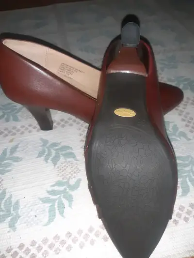Zapatos de tacón marrones - miniatura 2