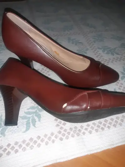 Zapatos de tacón marrones - miniatura 4