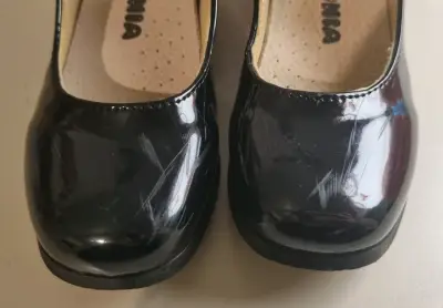 Zapatos charol negros para niñas - miniatura 2