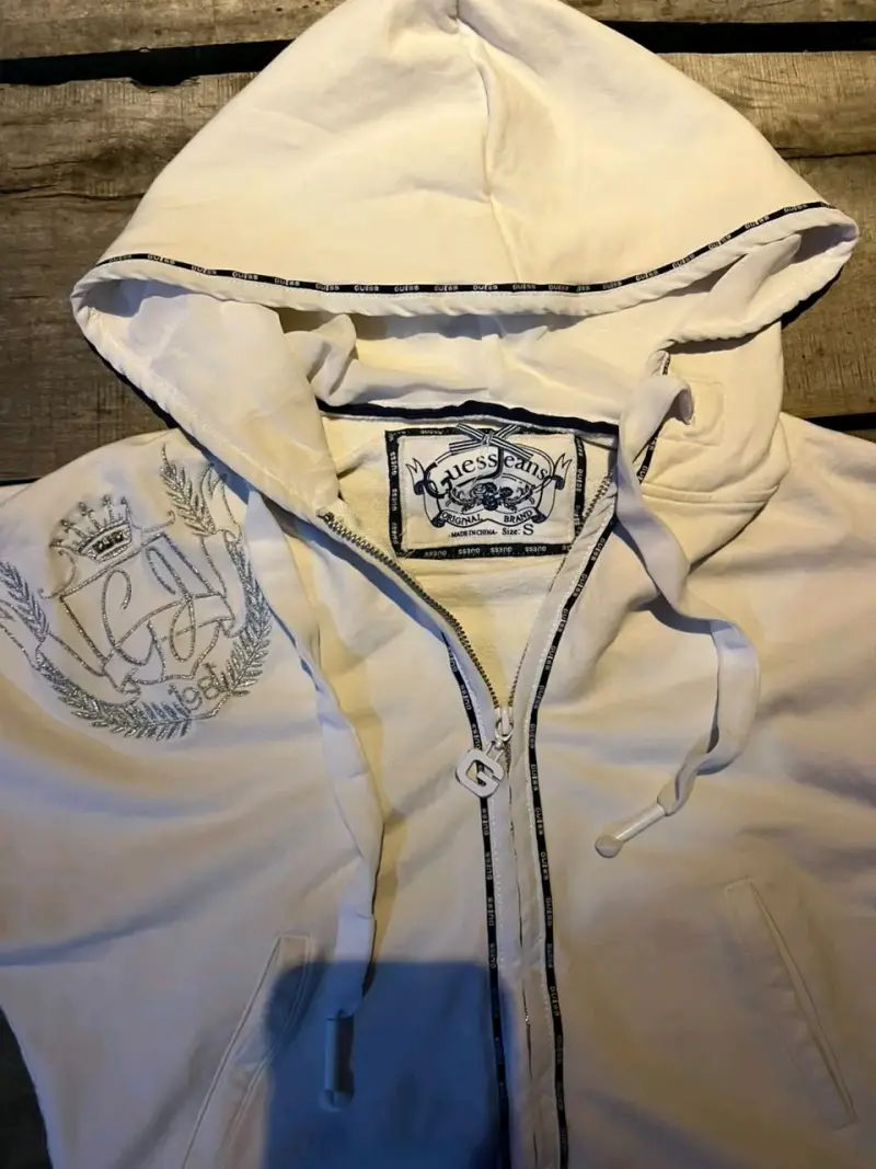 Chaleco sin mangas con capucha blanco guess - 2