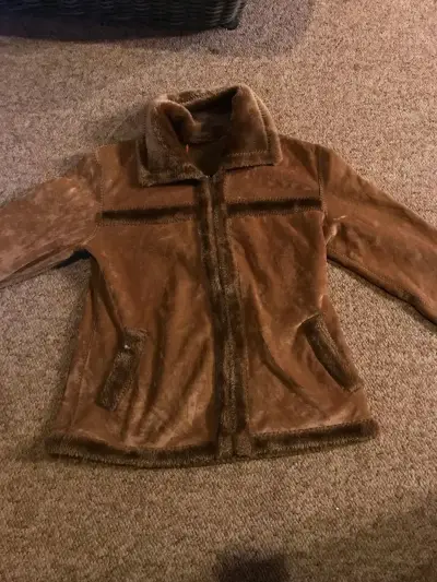 Chaqueta de gamuza marrón peludita - miniatura 1