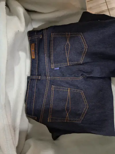 Jeans azules clásicos - miniatura 2