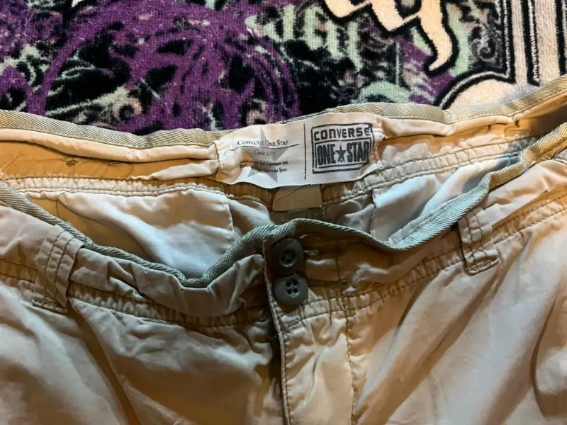Pantalones cargo beige converse - 2