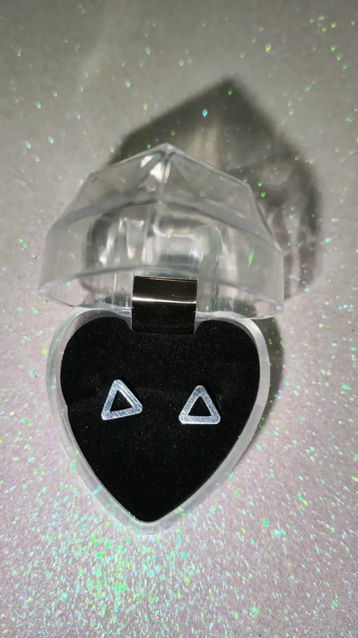 Aros tipo triángulo en caja, plata 925