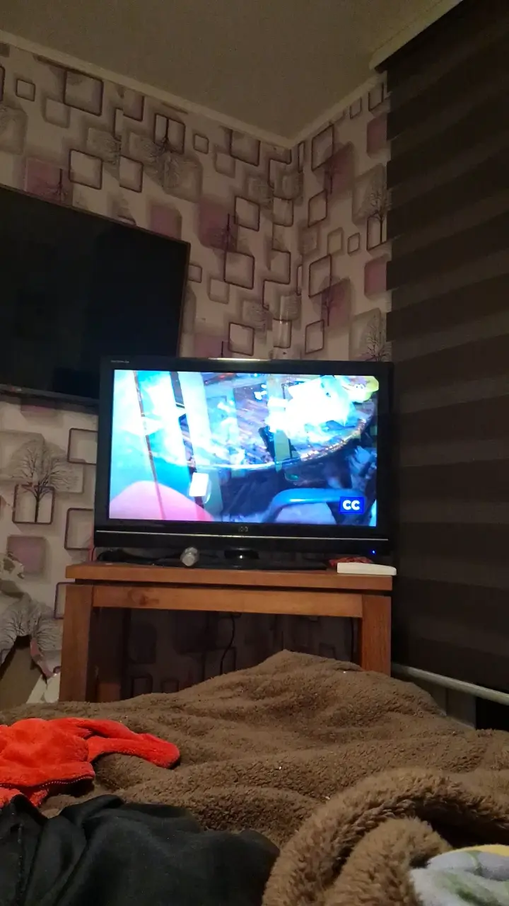Televisor LED negro