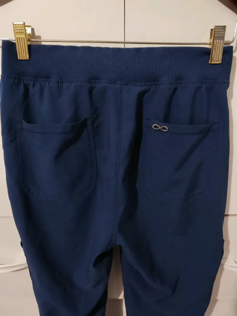 Conjunto médico azul oscuro - 4