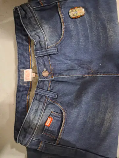 Jeans Marvel azul con parche - miniatura 1