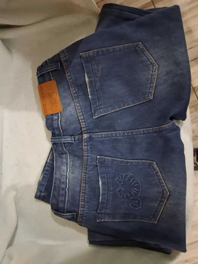 Jeans Marvel azul con parche - 5