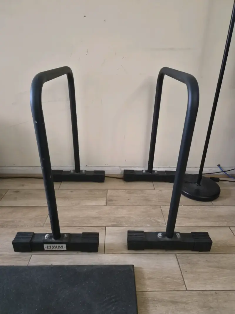 Barras paralelas para ejercicio