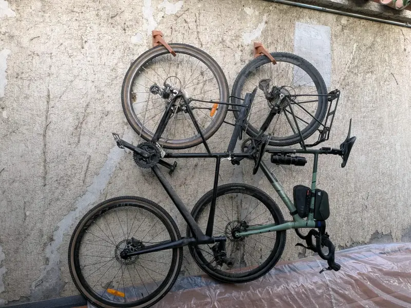 Ahorra espacio - Soporte de bicicletas con pivote! - 4
