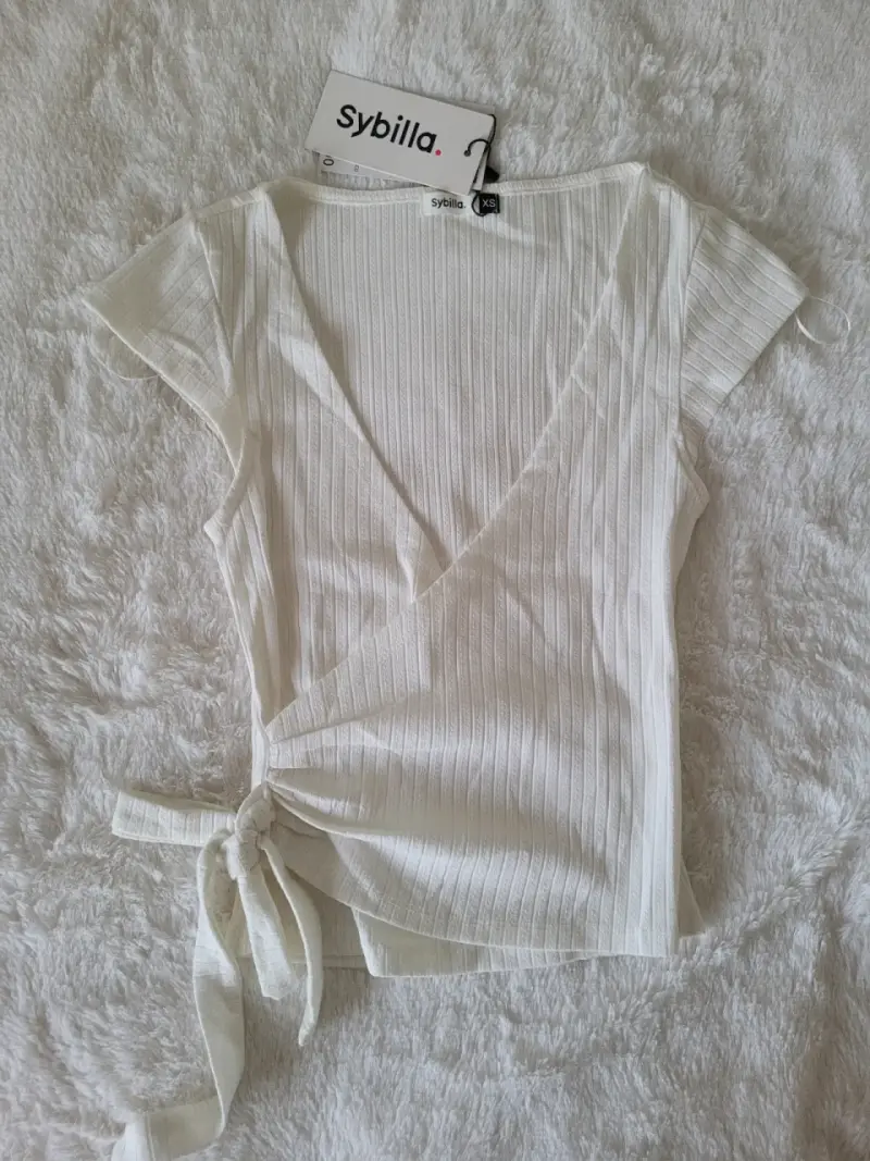 Polera blanca Sybilla nueva con etiqueta