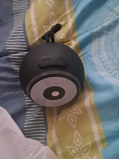 Parlante Bluetooth inalámbrico - miniatura 2