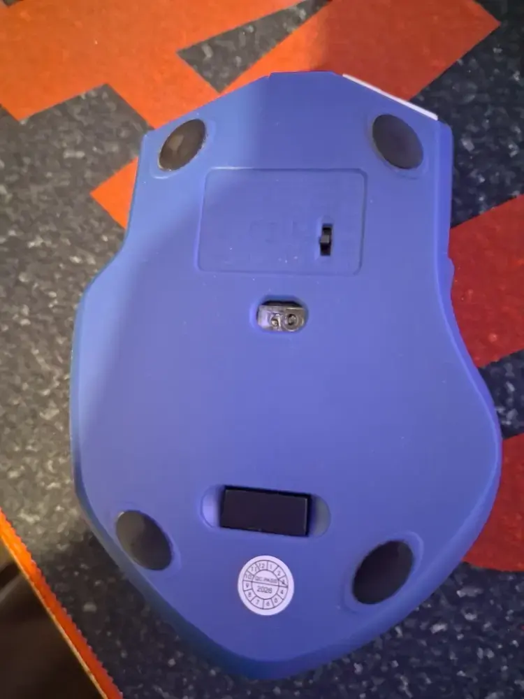 Combo Gamer: Teclado RGB + Mouse Inalámbrico - 4