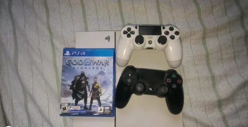 Consola PS4 con God of War