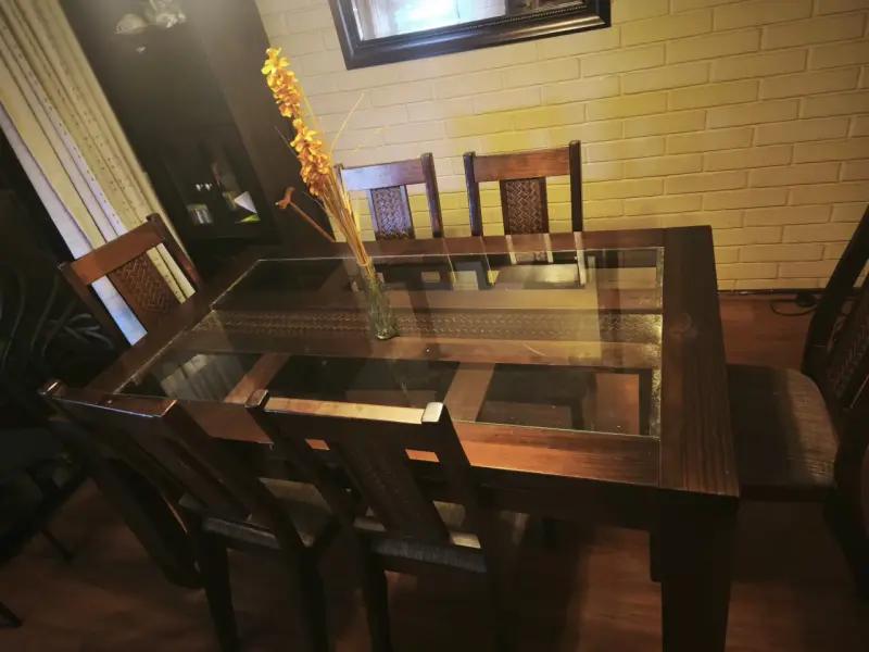 Comedor de madera y vidrio 6 sillas - 1
