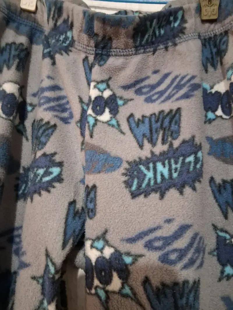 Pijama polar azul con diseño - 2