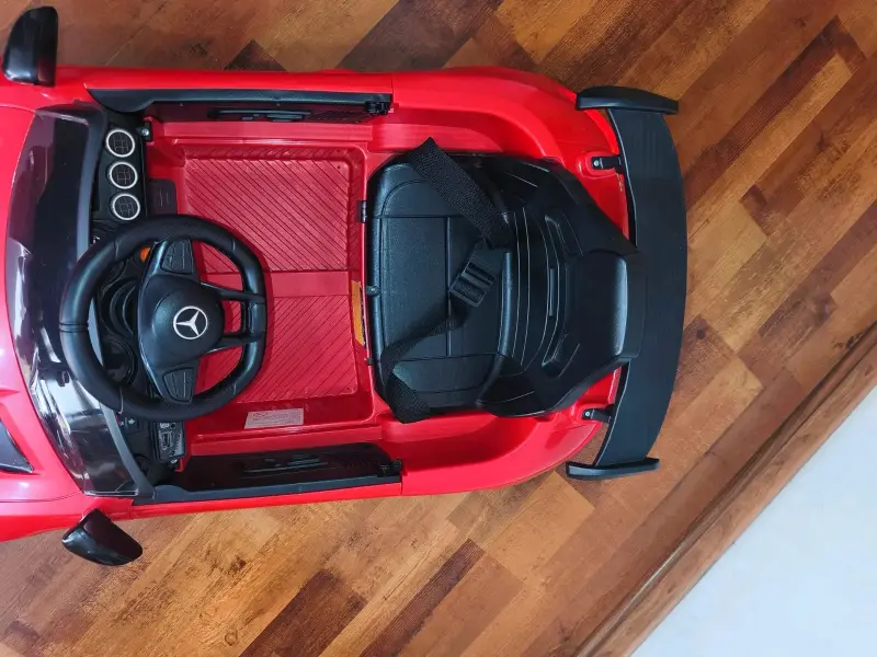 Auto eléctrico infantil rojo - 4
