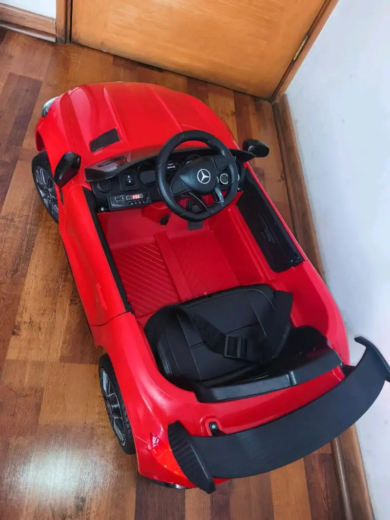 Auto eléctrico infantil rojo - 5