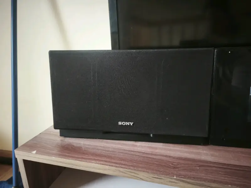 Sistema de sonido Sony con parlantes - 4