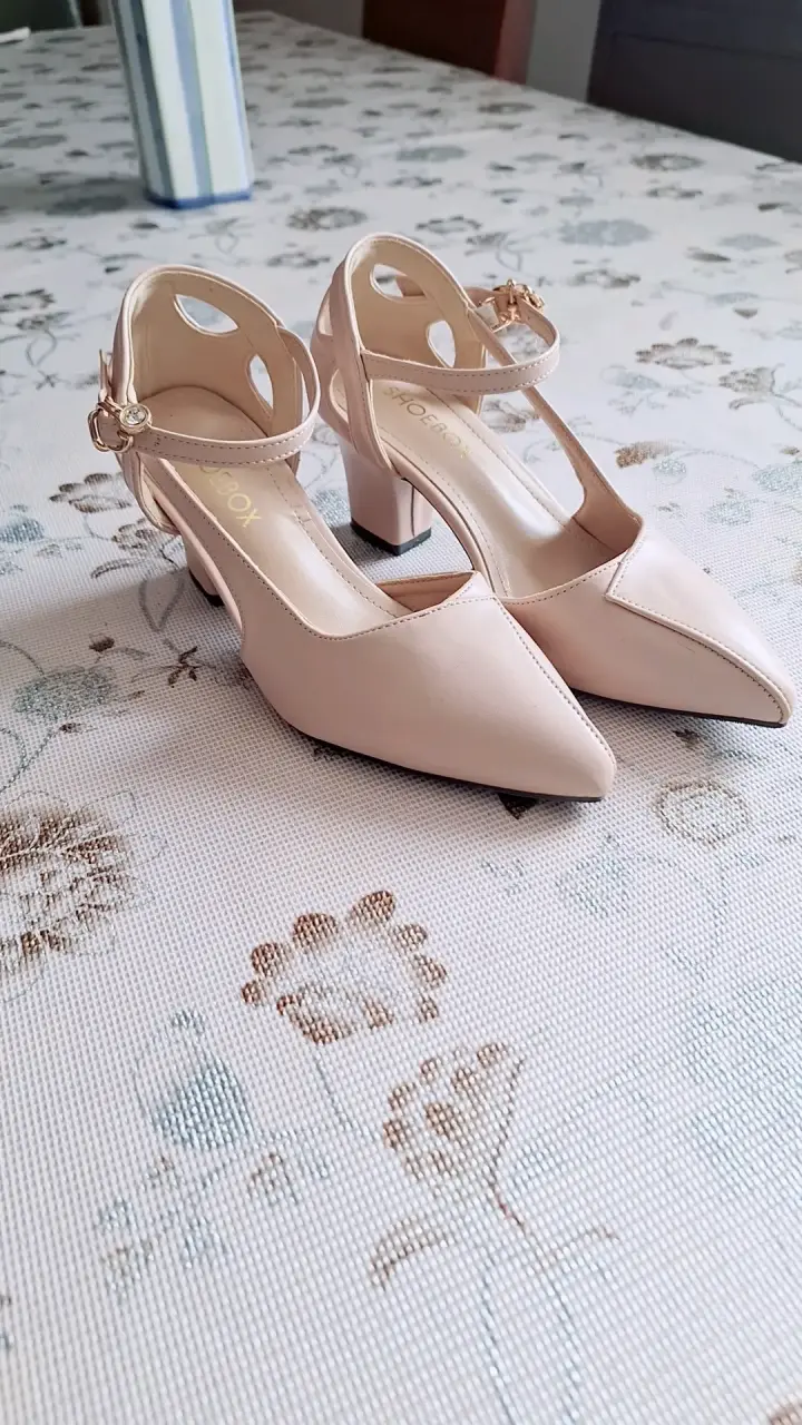 Zapatos de tacón nude Shoebox