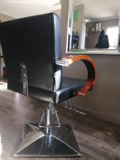 Silla de peluquería negra - miniatura 4