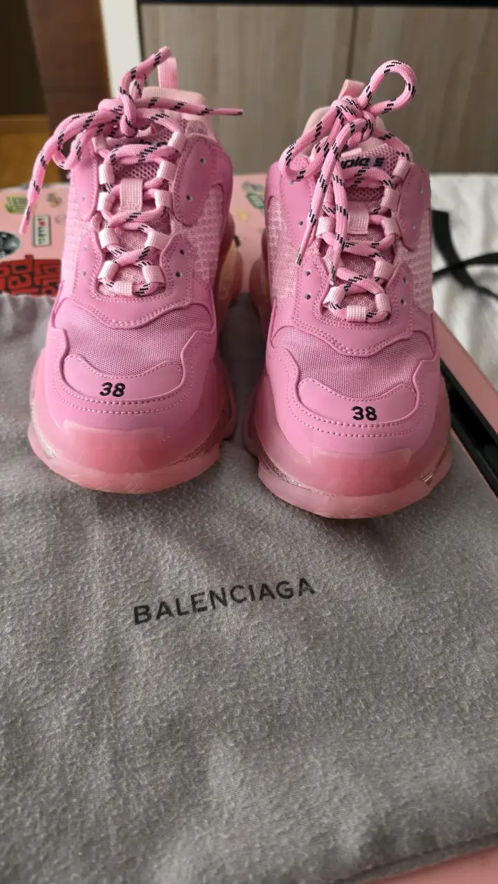 Zapatillas rosas deportivas - 1