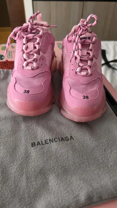 Zapatillas rosas deportivas - miniatura 1