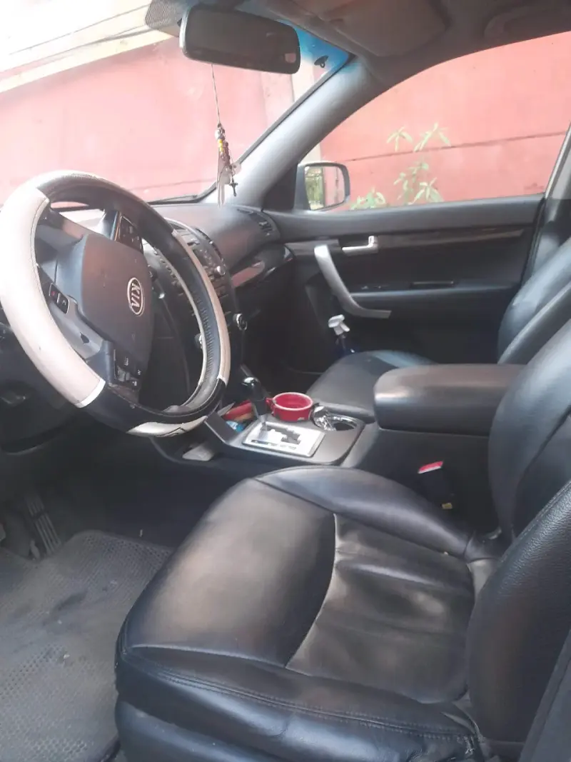 Kia Sorento 2010 - 4