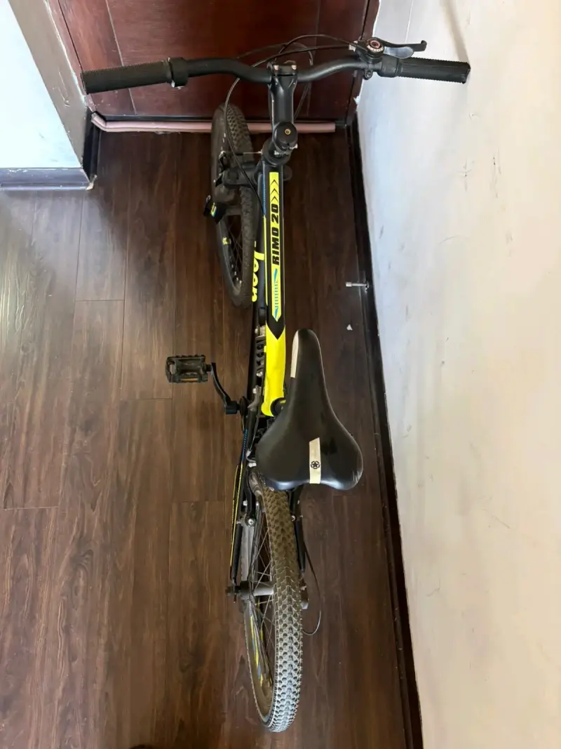 Bicicleta Jeep amarilla y negra - 4