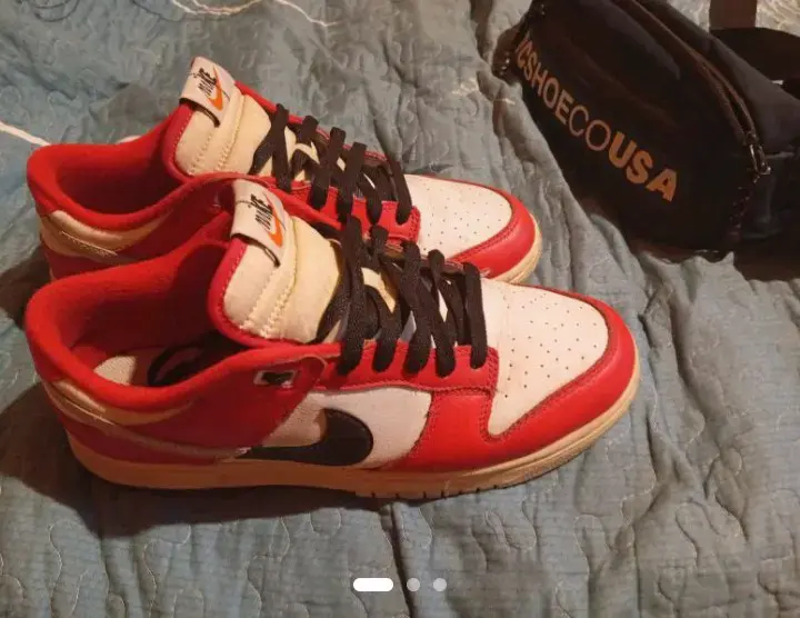 Zapatillas deportivas rojas y blancas - 3