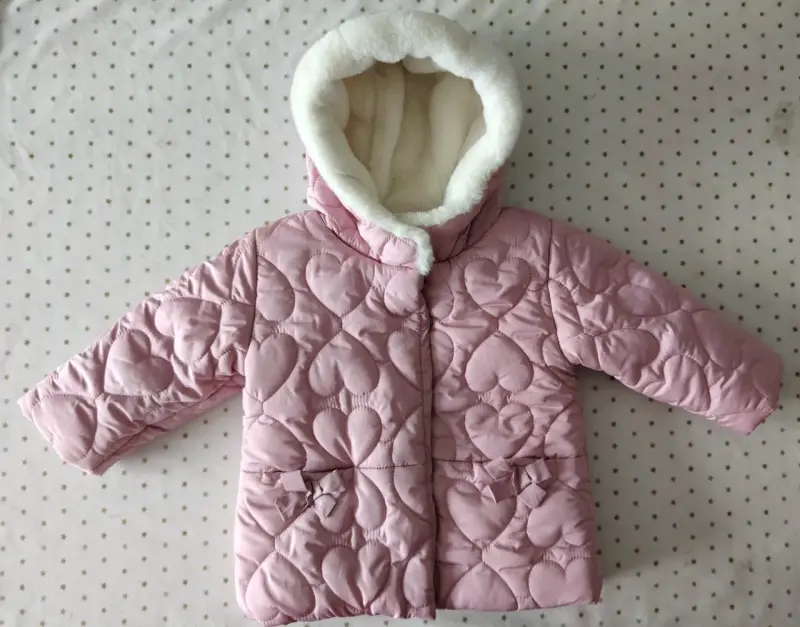 Chaqueta rosada para niña