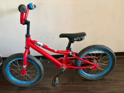 Bicicleta infantil roja con timbre - miniatura 2