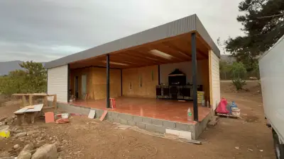 Construcción de quincho amplio - miniatura 1
