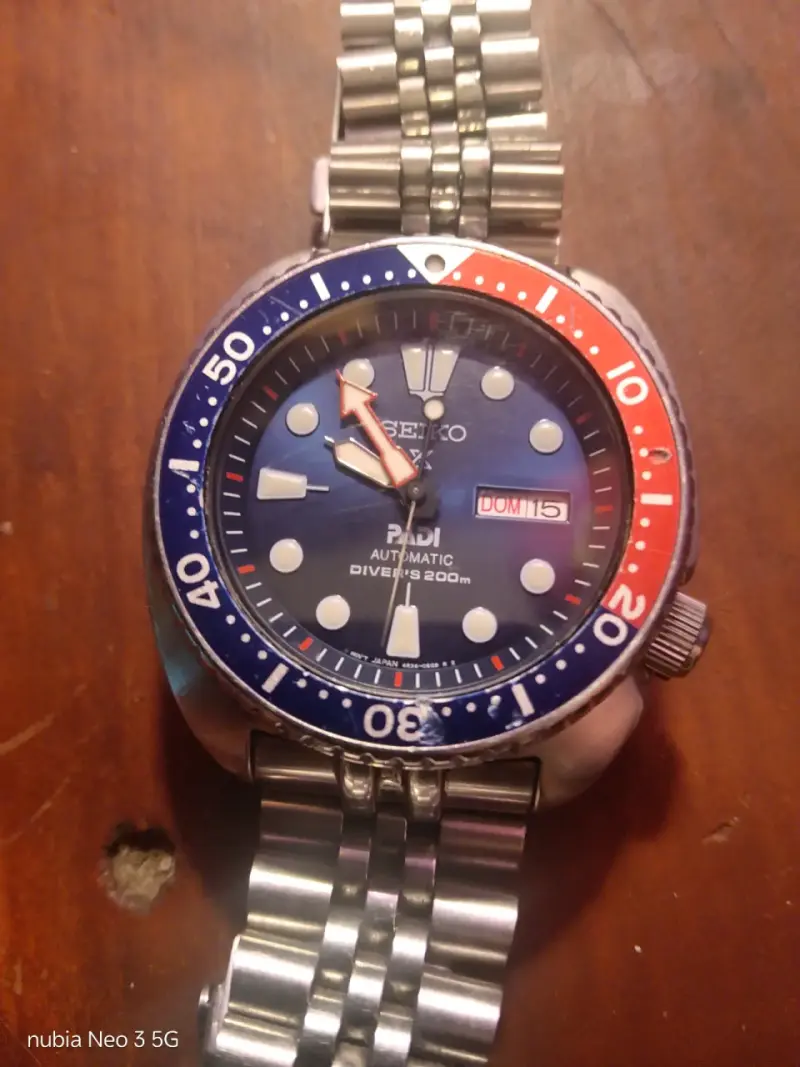 Reloj automático Seiko azul y rojo - 2