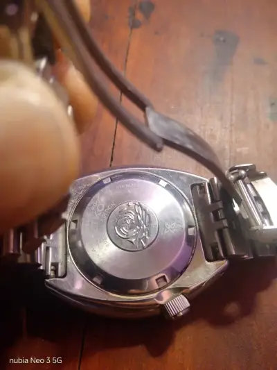 Reloj automático Seiko azul y rojo - miniatura 5