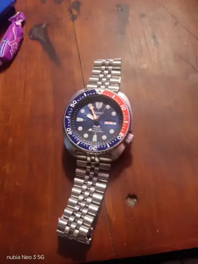 Reloj automático Seiko azul y rojo - miniatura 6