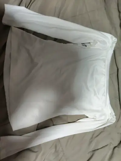 Polera blanca con notas musicales - miniatura 2