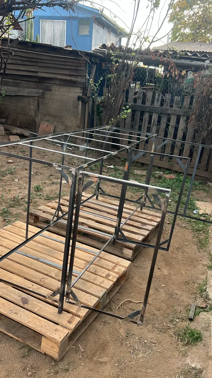 Estructura metálica de bar en construcción - 2