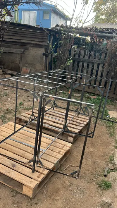 Estructura metálica de bar en construcción - miniatura 2