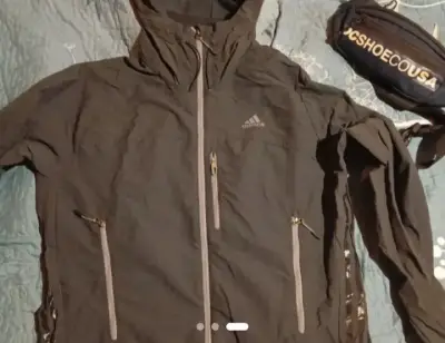 Chaqueta negra Adidas con capucha - miniatura 1
